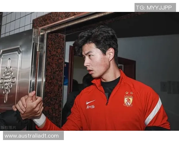 霍深坪英勇扑救助力广州队逆转胜利展现团队精神与拼搏意志