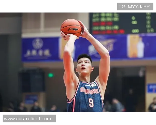 广东队球星易建联缺席两场比赛,伤势令人担忧 广东队球星易建联缺席两场比赛,伤势令人担忧