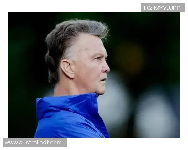 范加尔回应执教利昂的传闻：目前没有和任何球队接触